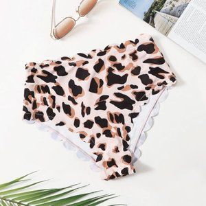 NIP!  Awesome Leopard Print Scallop Trim Swimsuit Bikini Bottoms Sz XS